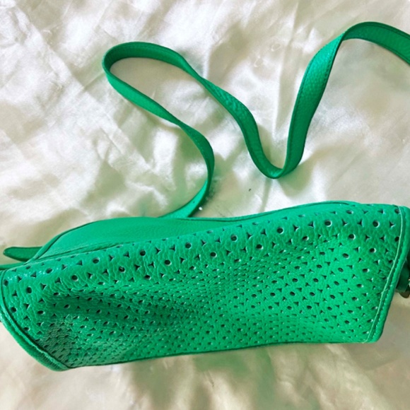 SADDLE BAG, ISAAC MIZRAHI SOFT LEATHER, SHAMROCK GREEN, SHOULDER STRAP, LINED - Picture 3 of 13